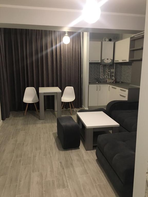 Arthemis Apartment Mamaia Exterior photo