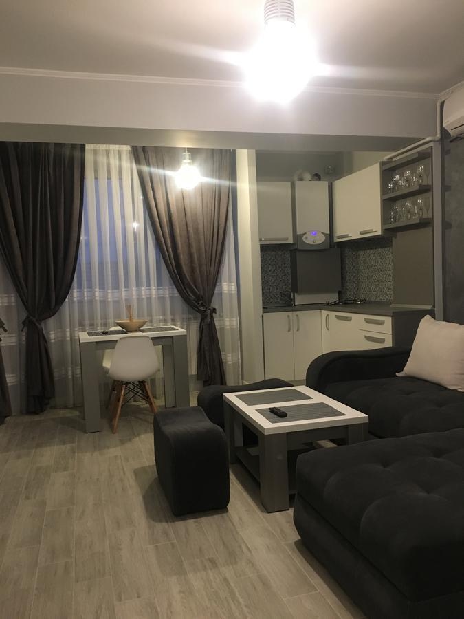 Arthemis Apartment Mamaia Exterior photo